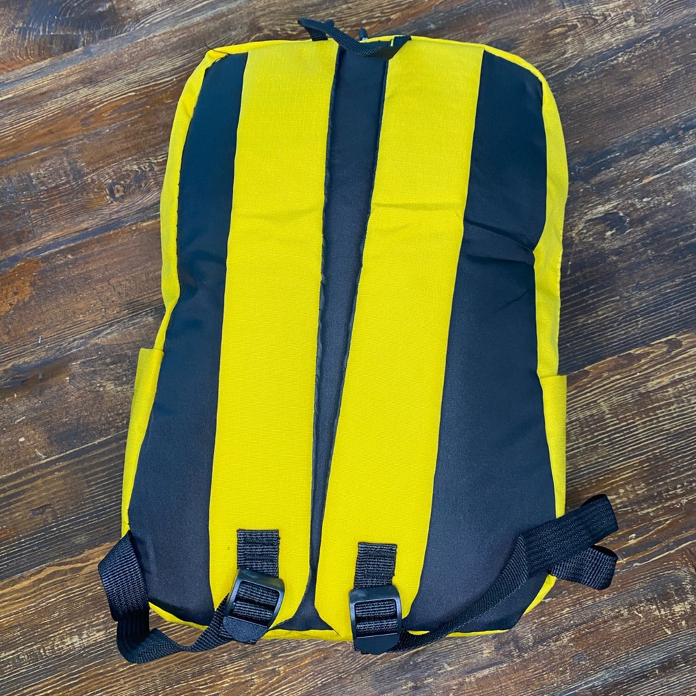 Small & Simple Very Lightweight Backpack Bag for Student & Commuter - Picture 3 of 10
